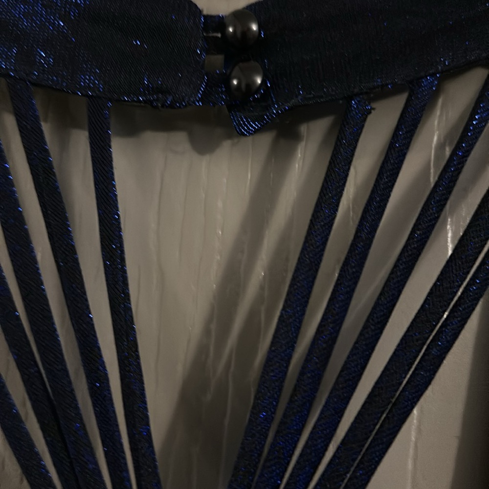 Dress - Picture 6 of 8